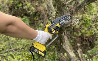 electric mini chainsaw vs gas chainsaw